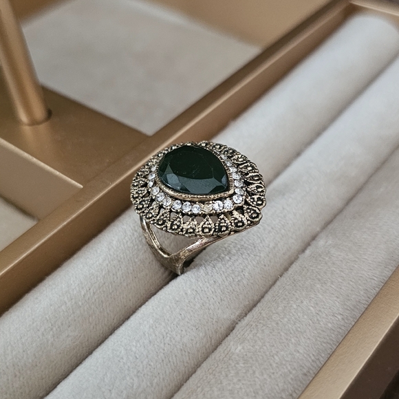 Ring - Picture 4 of 8